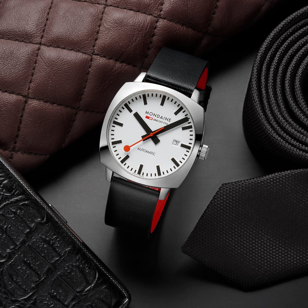 Cushion Automatic, 39mm, Black Vegan Leather - Image 12