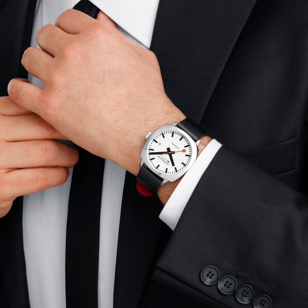 Cushion Automatic, 39mm, Black Vegan Leather - Image 3
