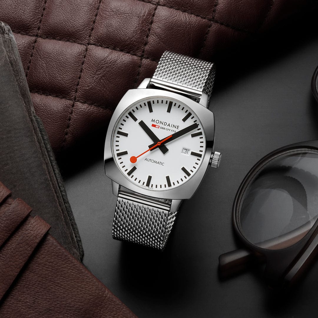 Cushion Automatic, 39mm, Stainless Steel Mesh - Image 9