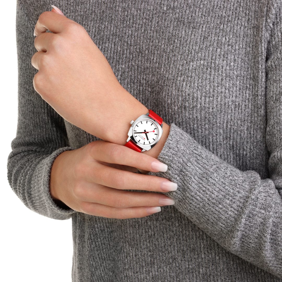 Petite Cushion, 31 mm, Red Vegan Leather - Image 3